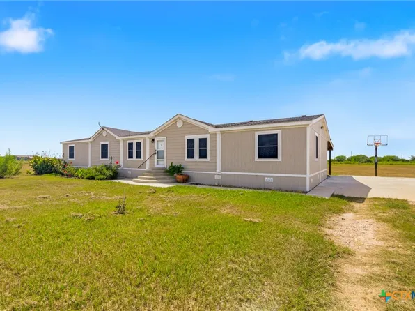 730 Shady Hollow Rd, Victoria, TX 77904