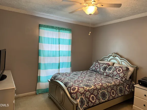 205 Patriot Dr, Roanoke Rapids, NC 27870