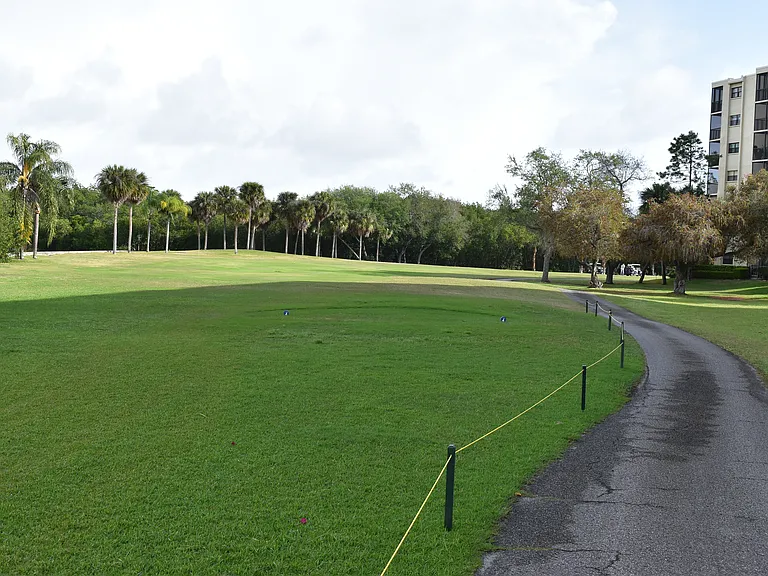 2700 Cove Cay Dr #4G — Photo 24