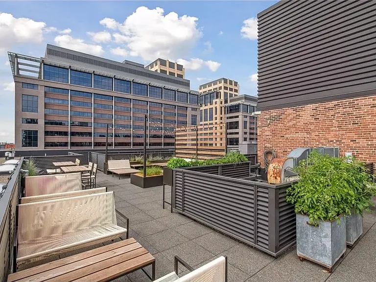 250 Park Ave #313 — Photo 9