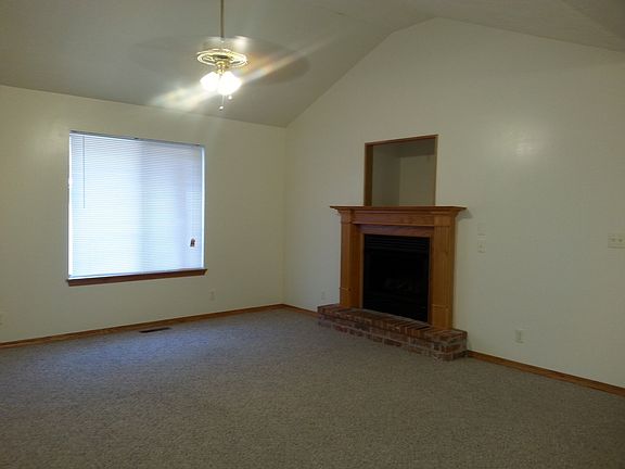2nd image of 2419 W Deerfield St