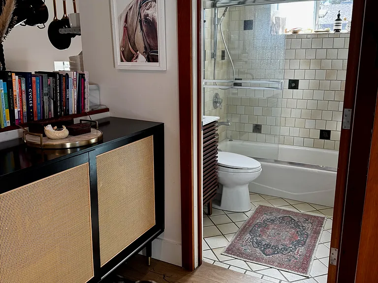 560 Westminster Ave #3 — Photo 11