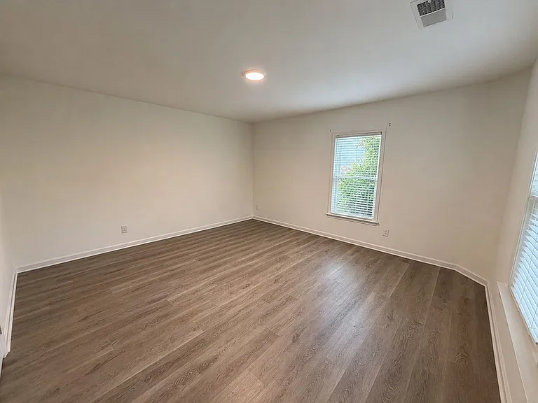 768 Laurel West Ln — Photo 30