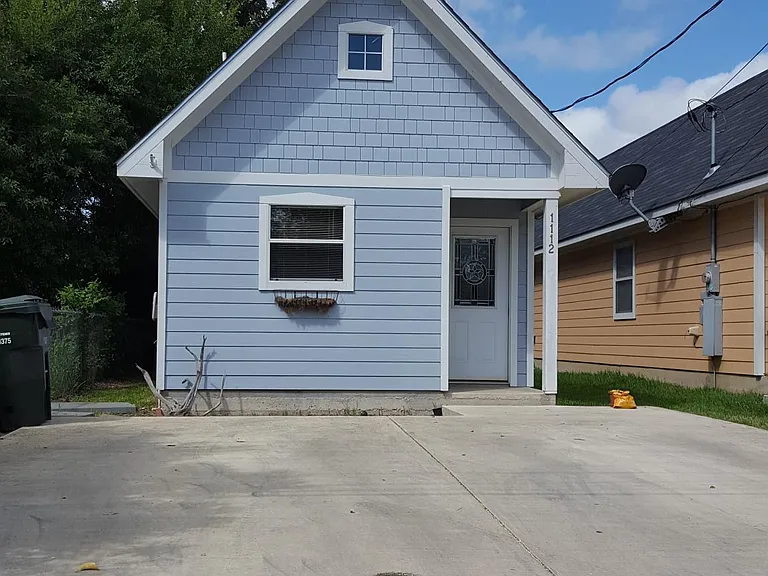 1112 Jones St — Photo 2