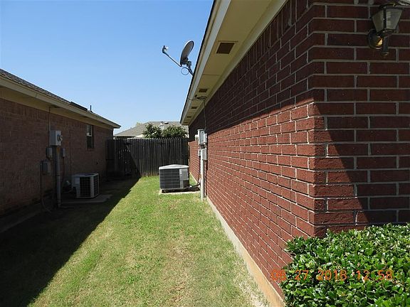 3rd image of 2409 Westchester Dr