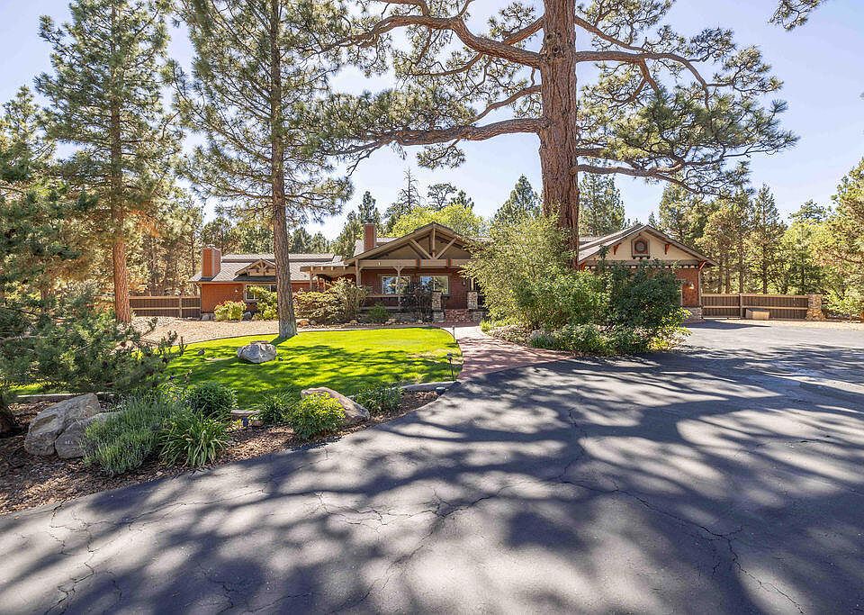 1st image of 661 Cedar Glen Dr
