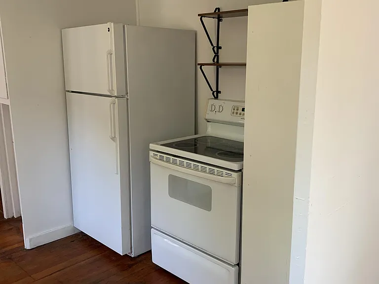 1424 W 10th Aly — Photo 2