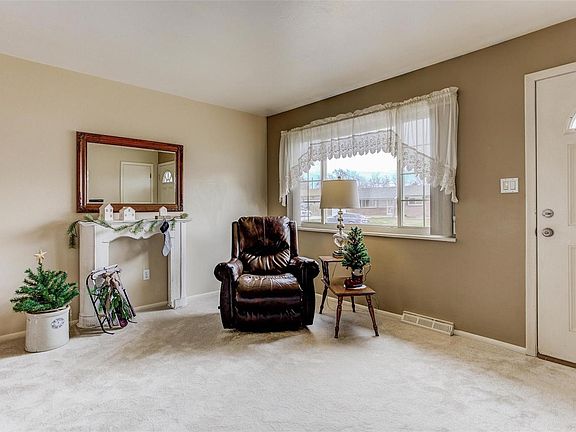 4th image of 8421 Benton St