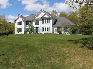 10 Mulberry Ln, Pelham, NH 03076