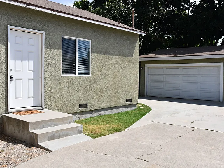 155 N Bitterbush St #B — Photo 1