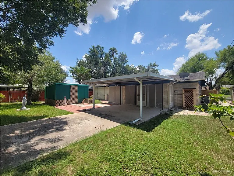 2508 Harvey St — Photo 15