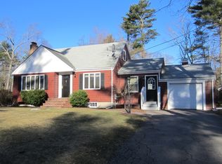 27 Palmer Rd, Foxboro, MA 02035