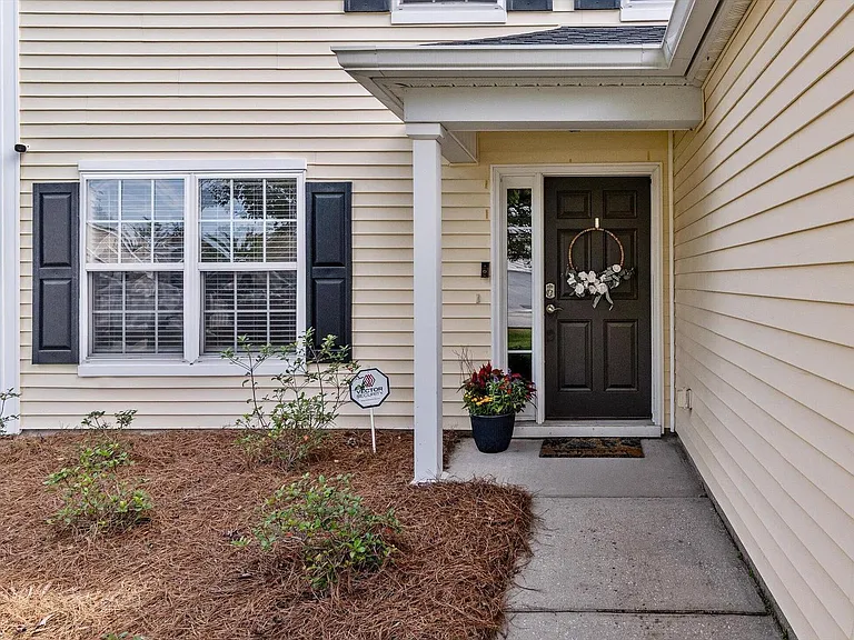 1344 Palm Cove Dr — Photo 3