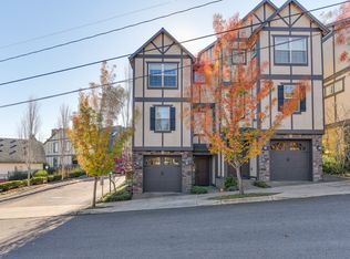 3676 SW Baird St, Portland, OR 97219