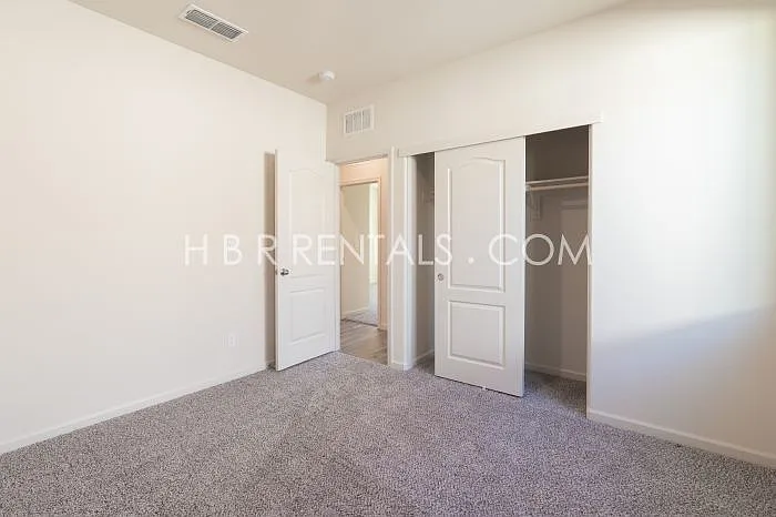 1912 Medford Ave — Photo 15