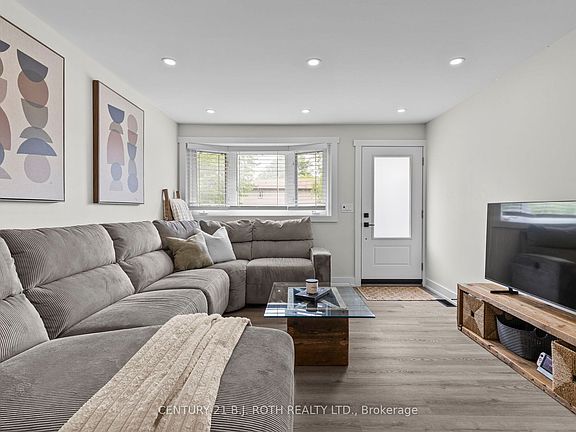 3rd image of 106 Malcolm St