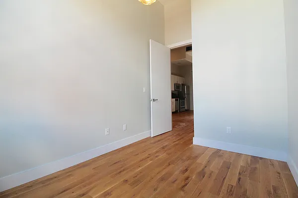 Rented by Nooklyn NYC LLC | media 12