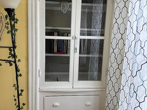 5th image of 2 Esther St #2