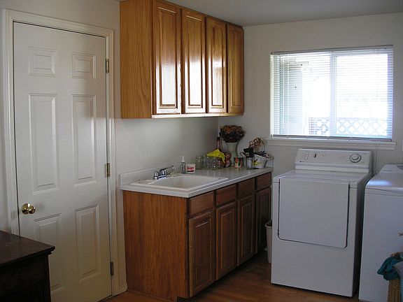 Extra Large Laundry/Mud Room