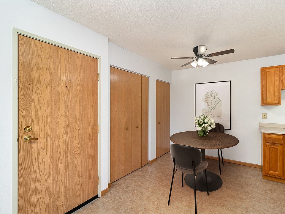 Hutchinson, MN Deer Park Apartments | 21D | Dining