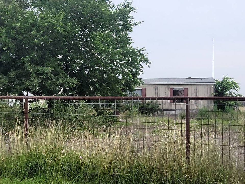 2nd image of 765 Geronimo Dr