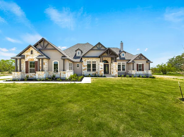 649 Legend Park, Castroville, TX 78009