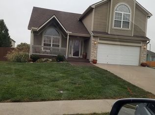 524 Cedar Falls Ct, Raymore, MO 64083