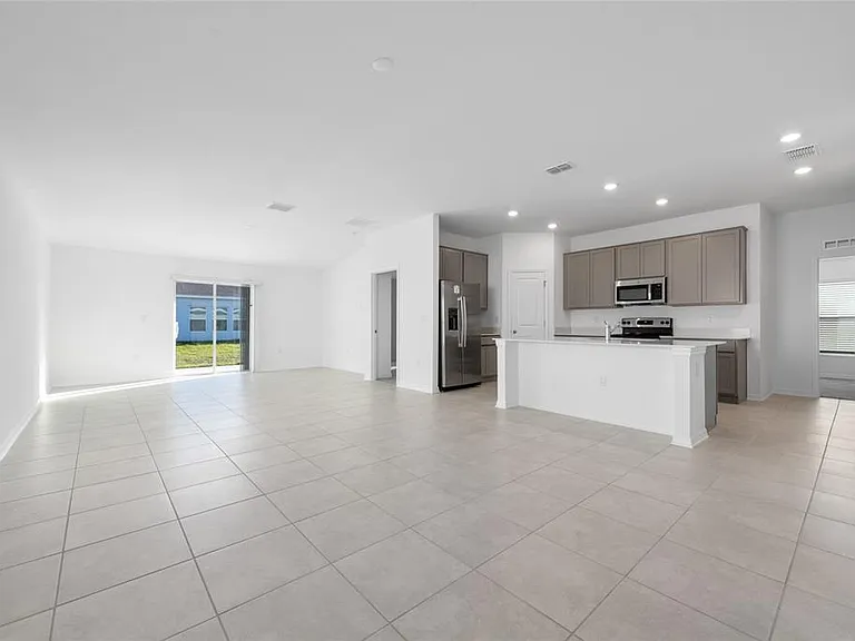 338 Rustic Rail Dr — Photo 2