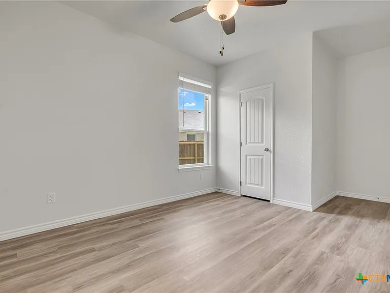 1118 Zora Dr #B — Photo 16