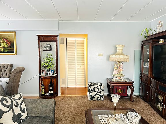 3rd image of 6329 175th St APT 2N