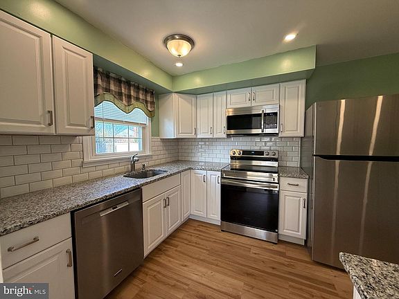5th image of 278 Roberts Dr