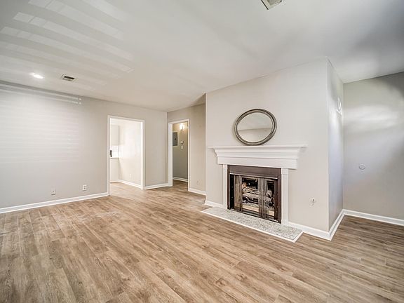 5th image of 935 Westland Dr