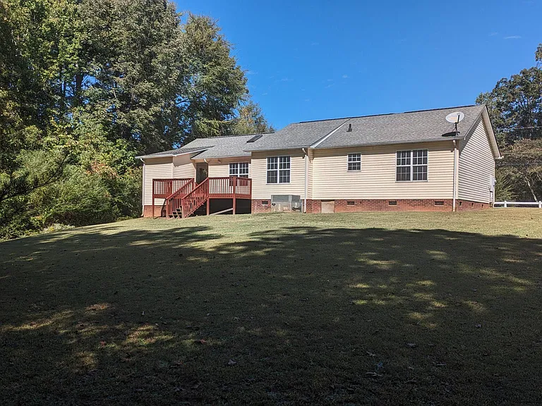 3019 Pratt St — Photo 3