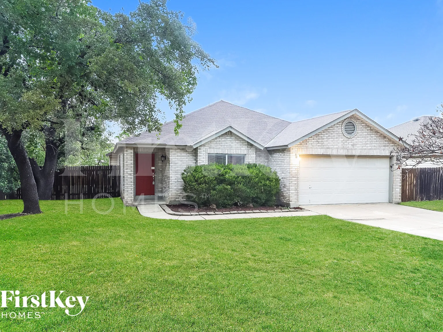 3 bed, 2.0 bath, 1566 sqft, $2,200 — Photo 2