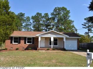 5842 Hunting Ridge Rd, Hope Mills, NC 28348