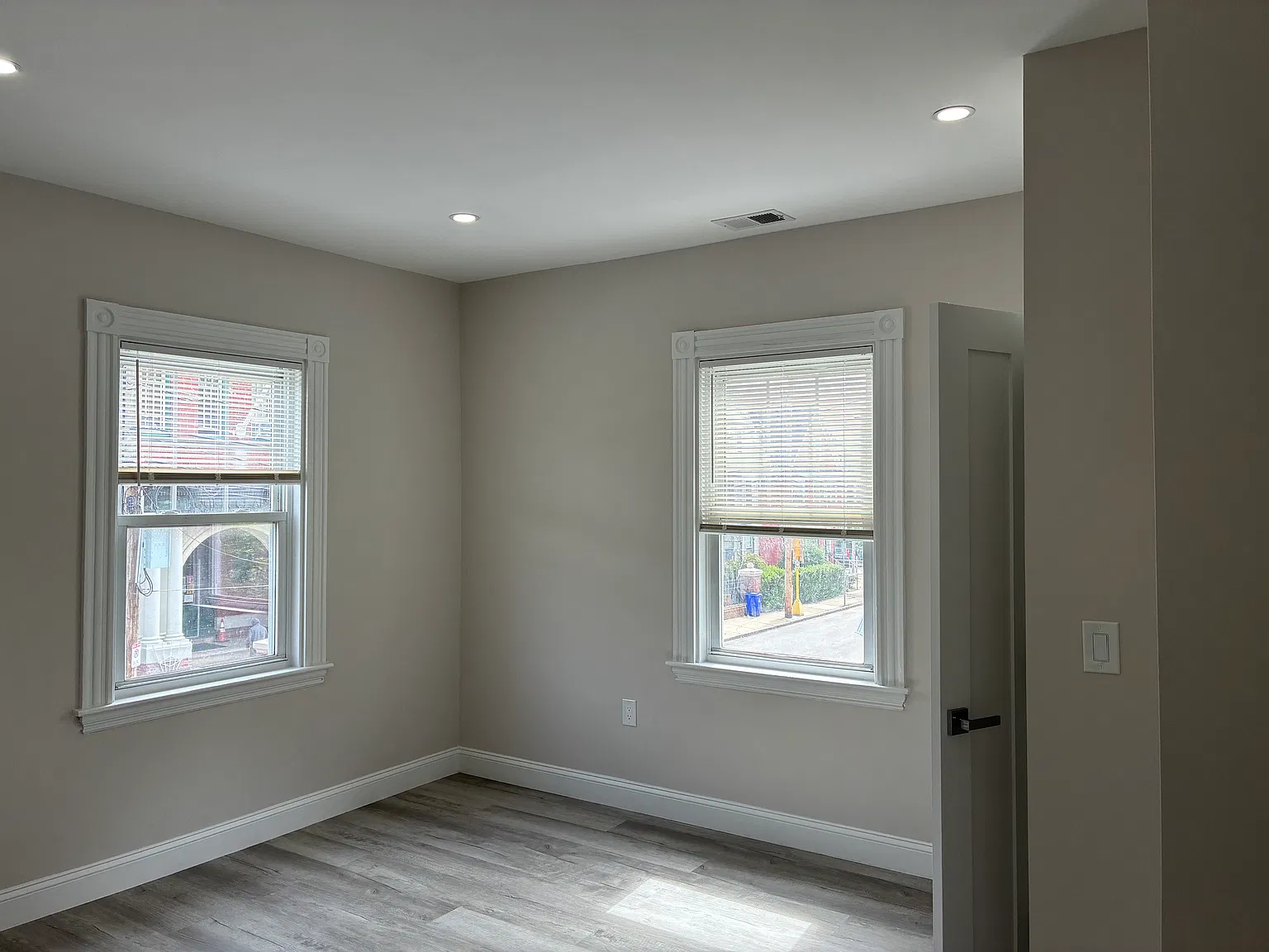 5 bed, $6,000 — Photo 2