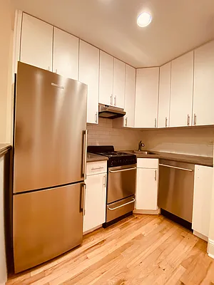 Rented by Metropolis Real Estate of Manhattan | media 8