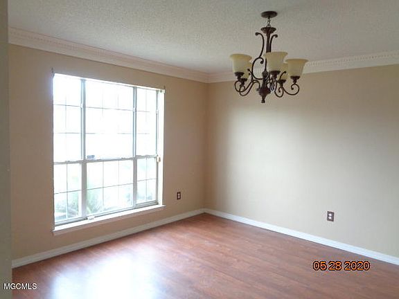 3rd image of 16153 Saddle Dr