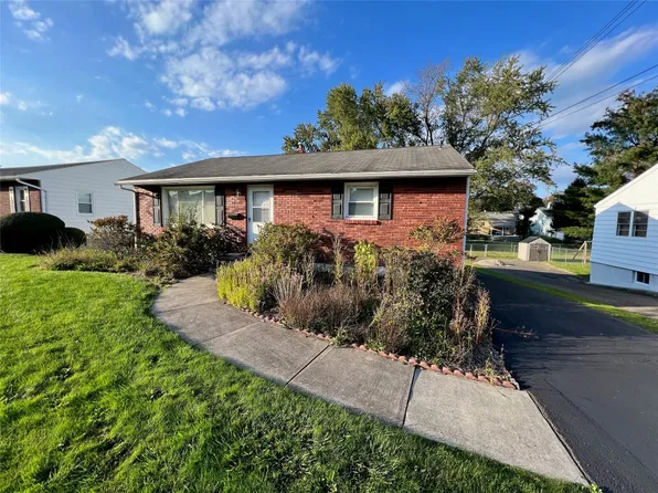 2613 Yale St, Endwell, NY 13760