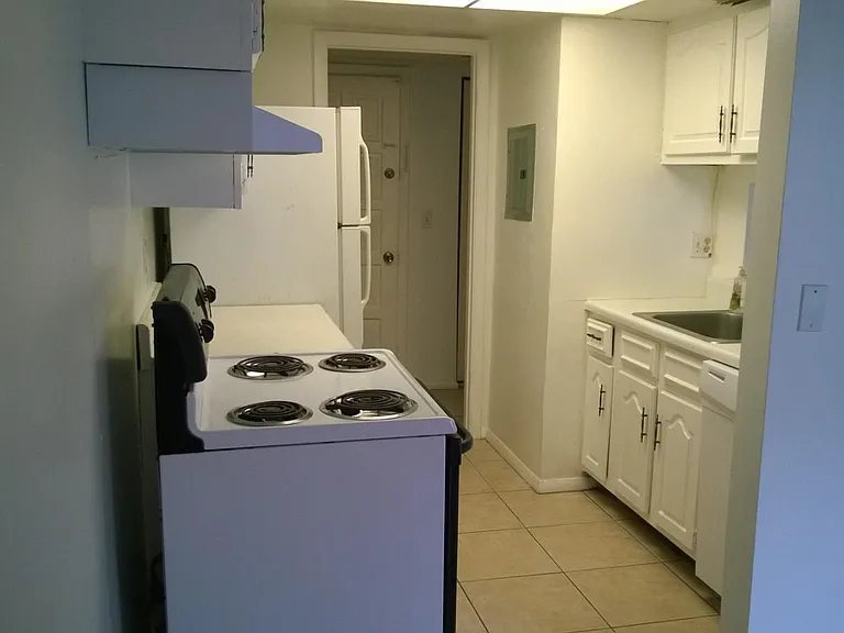 1157 Calle Del Norte #B — Photo 4
