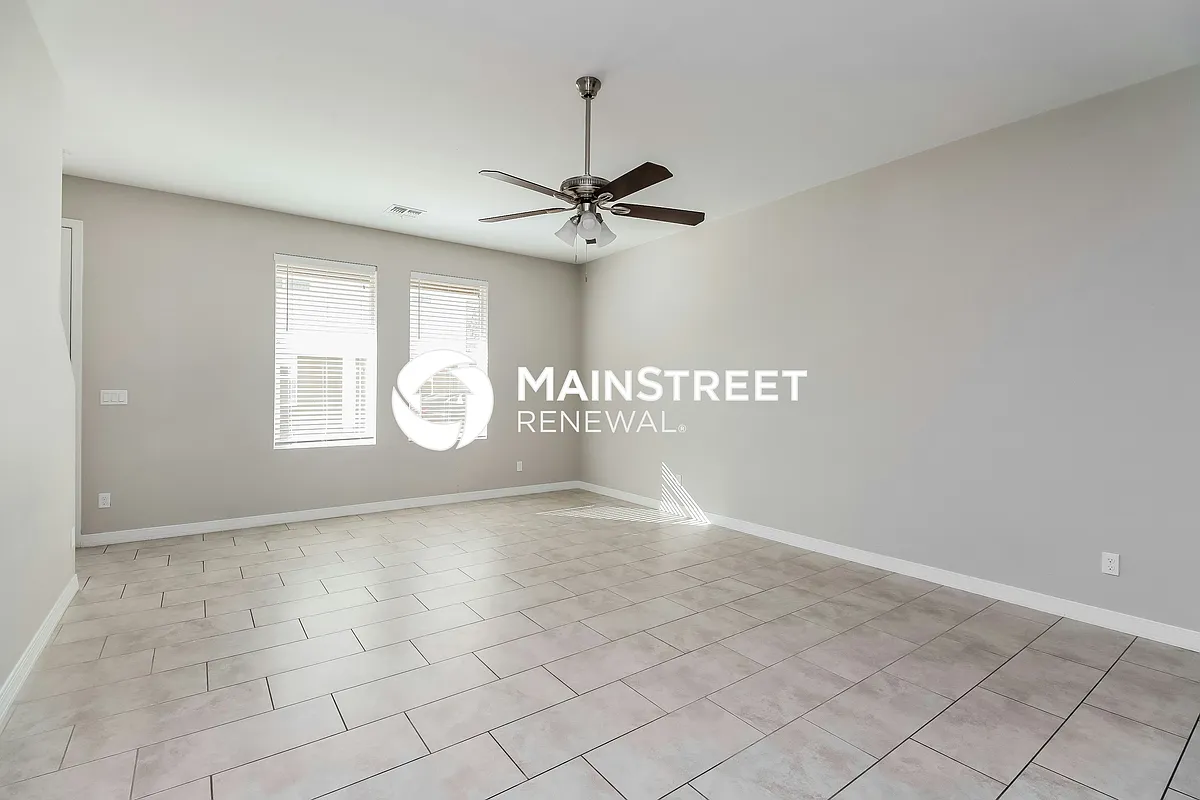 Living Room - 2000 N 36th St #6
