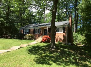 7321 Woodley Pl, Falls Church, VA 22046