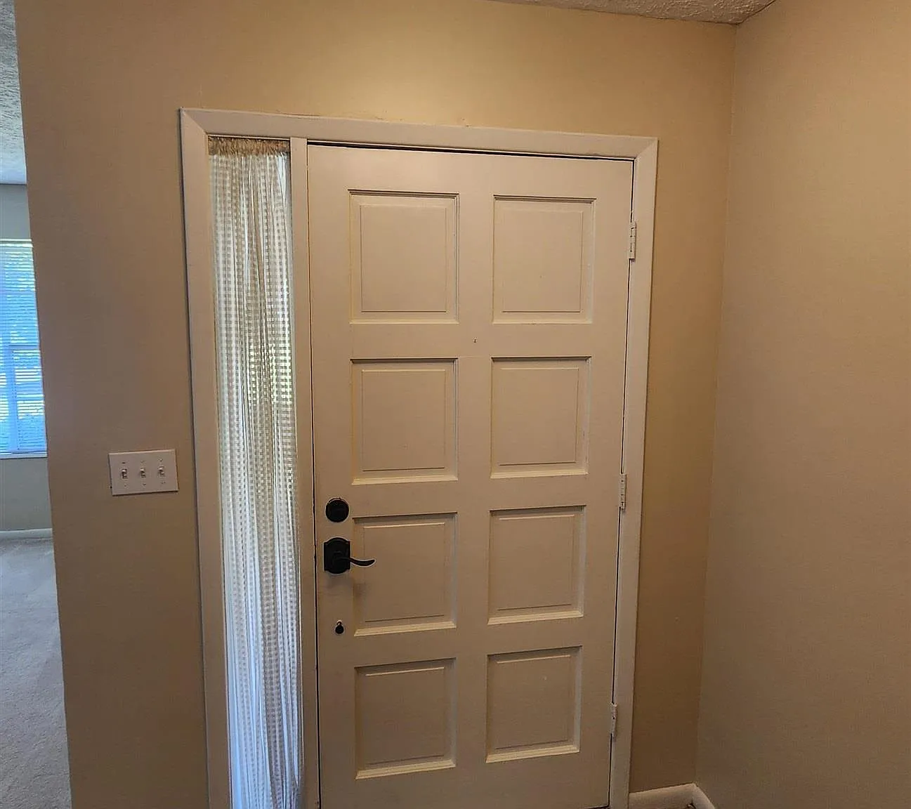 4 bed, 3.0 bath, 2634 sqft, $2,500 — Photo 3
