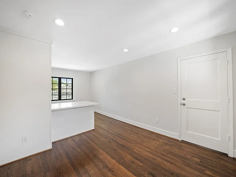 520 Lovett Blvd #2D — Photo 7