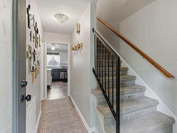 3rd image of 302 Andes Dr