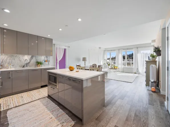 4080 Yukon St #Penthouse 4, Vancouver, BC V5Y 0L4