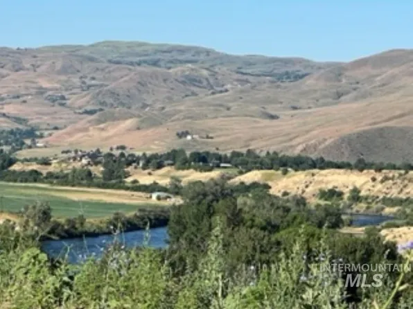 2 Calvin Dr, Horseshoe Bend, ID 83629