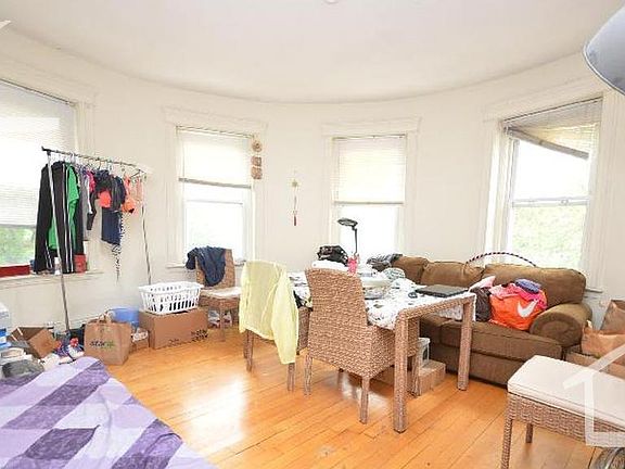 2nd image of 1822 Beacon St #1MR