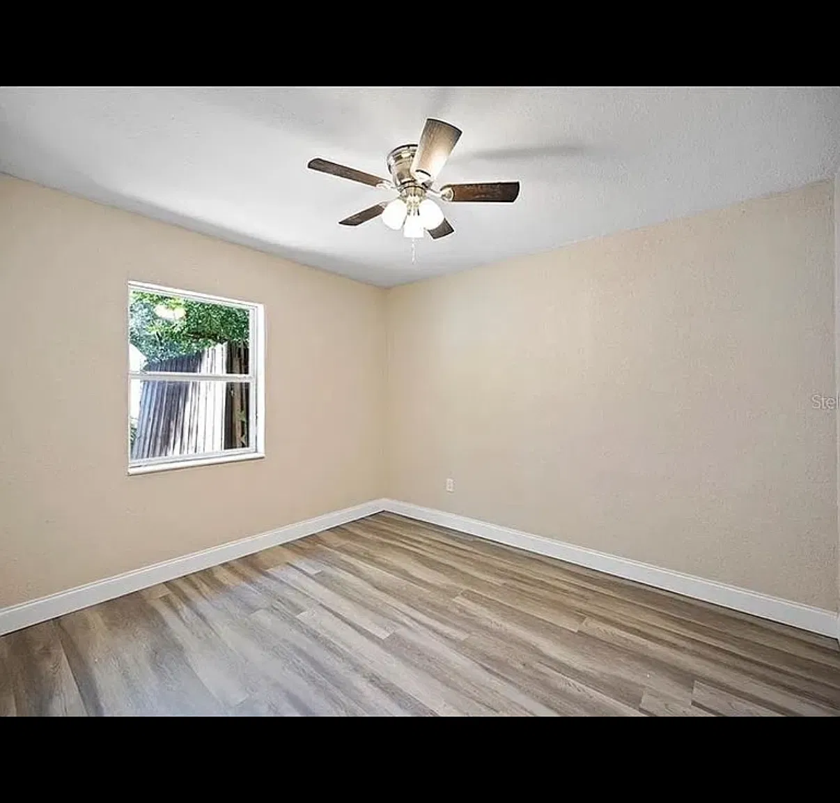 4 bed, 1670 sqft, $2,586 — Photo 4