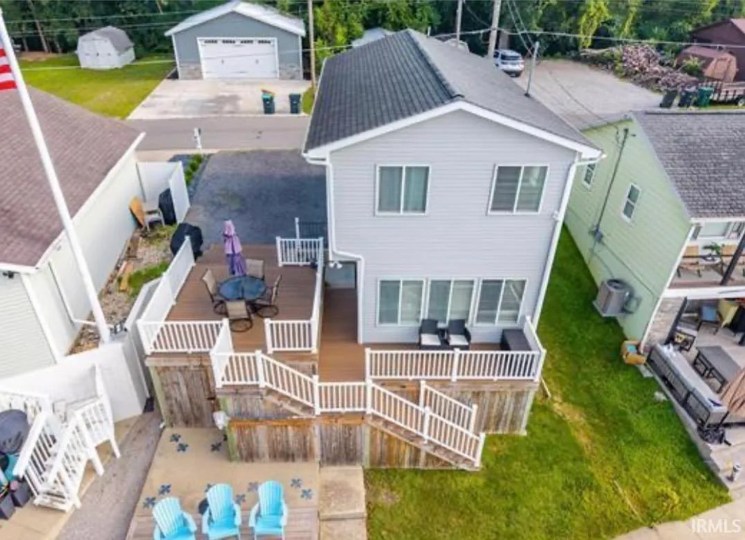 1430 N Shore Dr photo 1